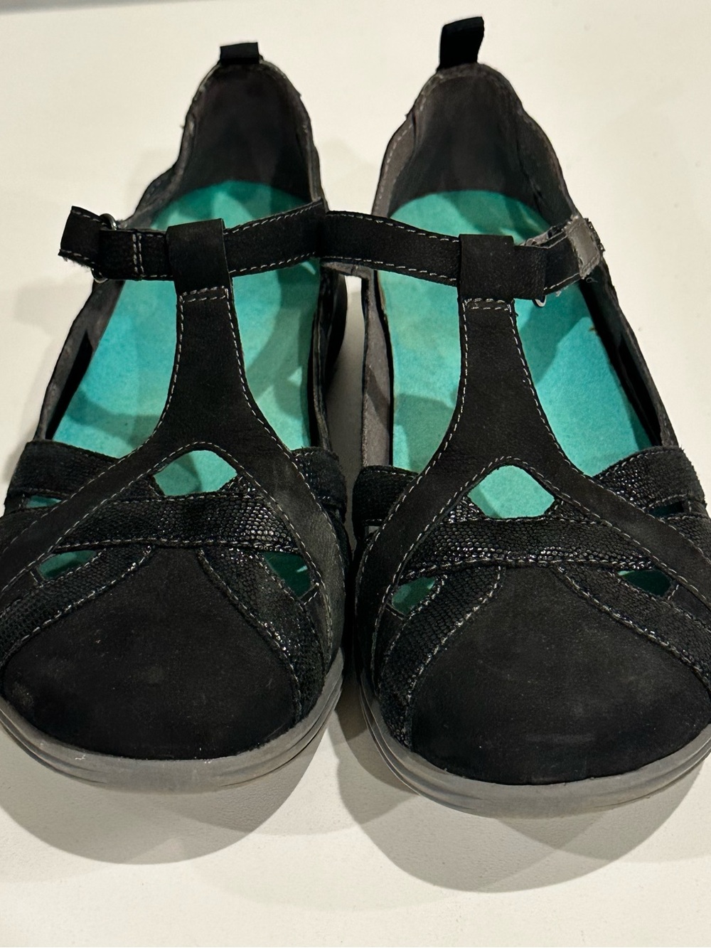 Aravon Black T-Strap Flats with Teal Insole
